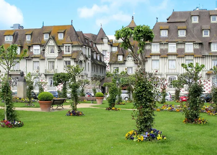 Apartment Le Parc De La Jacotte-7 By Interhome Trouville-sur-Mer